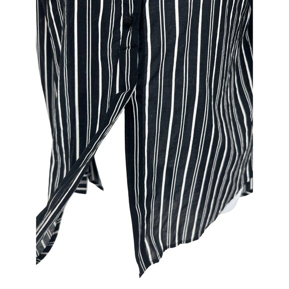 Lauren Ralph Lauren Unique Buttons Roll Tab Sleeve Button Down Blouse Size M - Picture 3 of 11